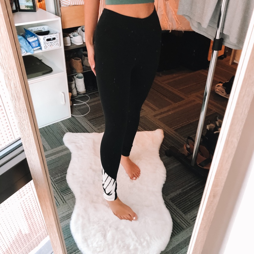 Nike Black Leggings!! - Picture 2 of 10